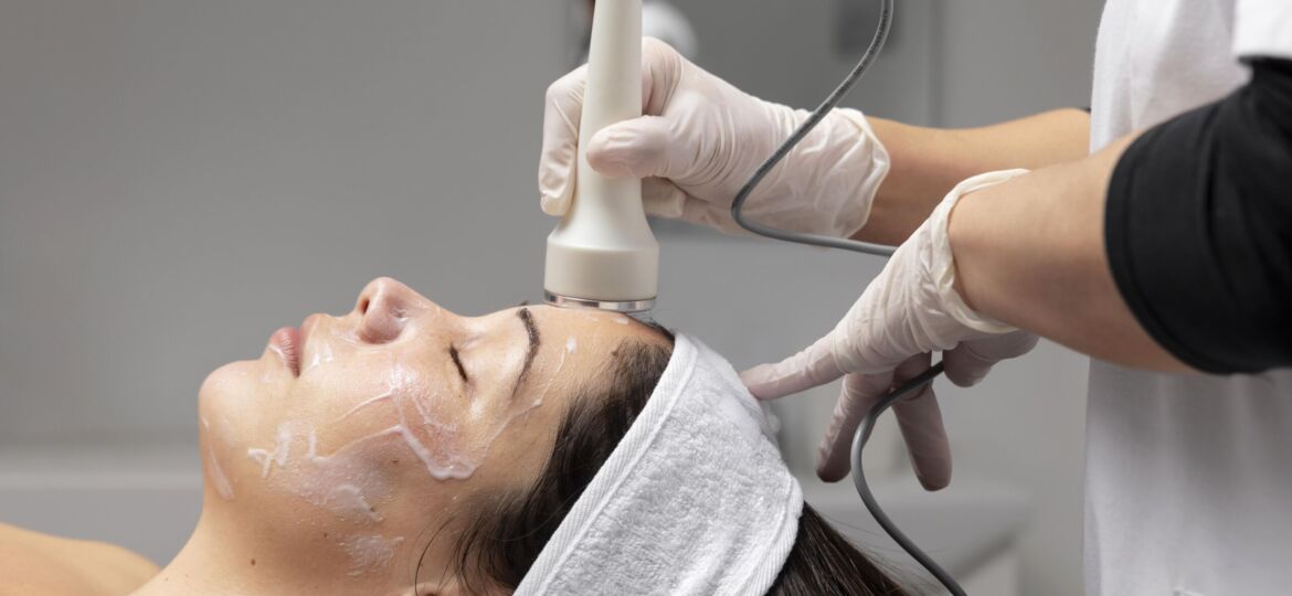 young-woman-having-facial-treatment